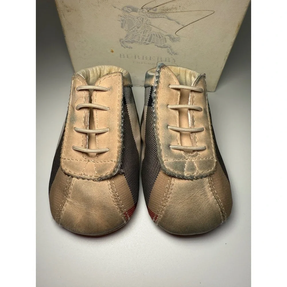 Burberry Kids Baby Shoes Nova Check Crib Moccasins Size 17 US 2